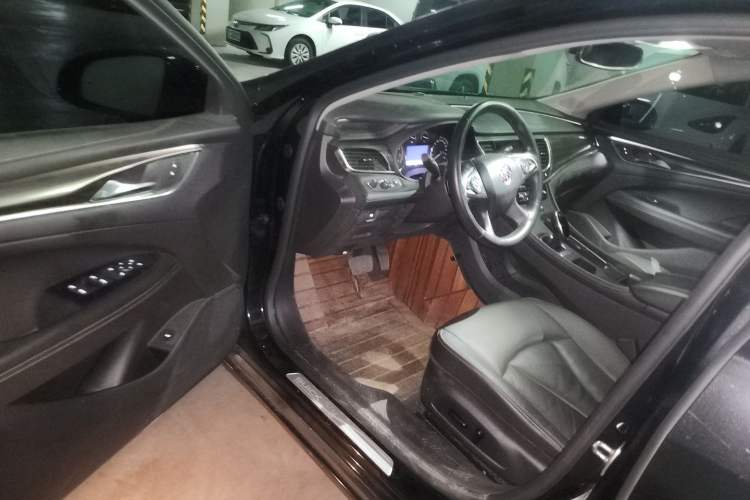 Used Buick LaCrosse 2022 552T Luxury Version Driver Seat