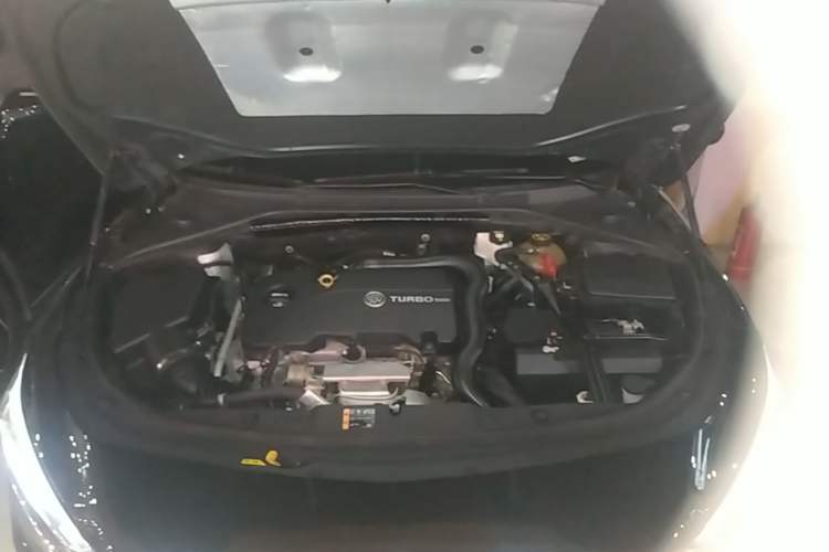 Used Buick LaCrosse 2022 552T Luxury Version Engine Bay
