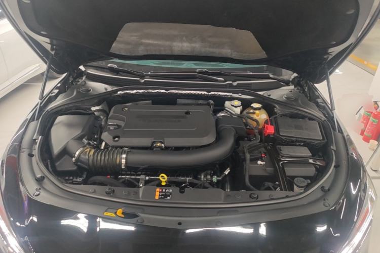 Used Buick LaCrosse 2022 652T Luxury Version Engine Bay