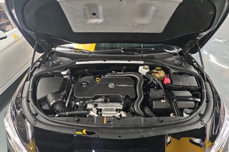 Used Buick LaCrosse 2022 552T Luxury Version Engine Bay