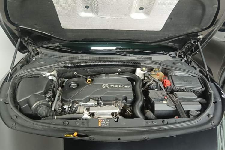 Used Buick LaCrosse 2022 552T Luxury Version Engine Bay