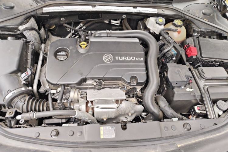 Used Buick LaCrosse 2022 552T Luxury Version Engine Bay