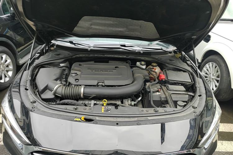 Used Buick LaCrosse 2022 652T Luxury Version Engine Bay