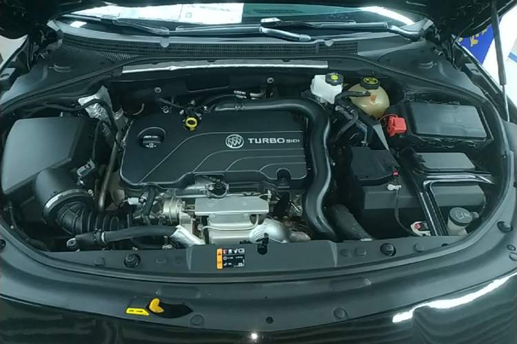 Used Buick LaCrosse 2022 552T Luxury Version Engine Bay