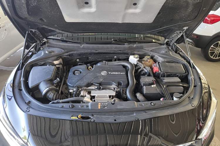 Used Buick LaCrosse 2022 552T Luxury Version Engine Bay