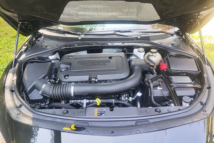 Used Buick LaCrosse 2022 652T Luxury Version Engine Bay