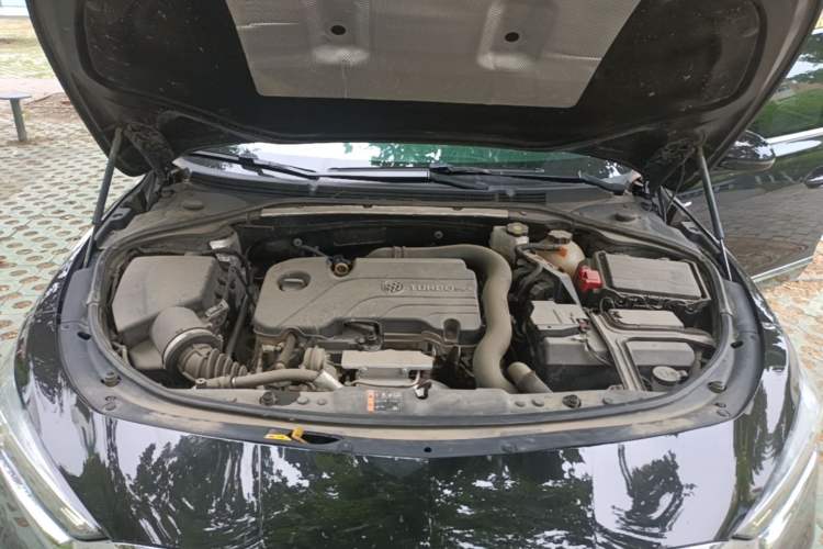 Used Buick LaCrosse 2022 552T Luxury Version Engine Bay