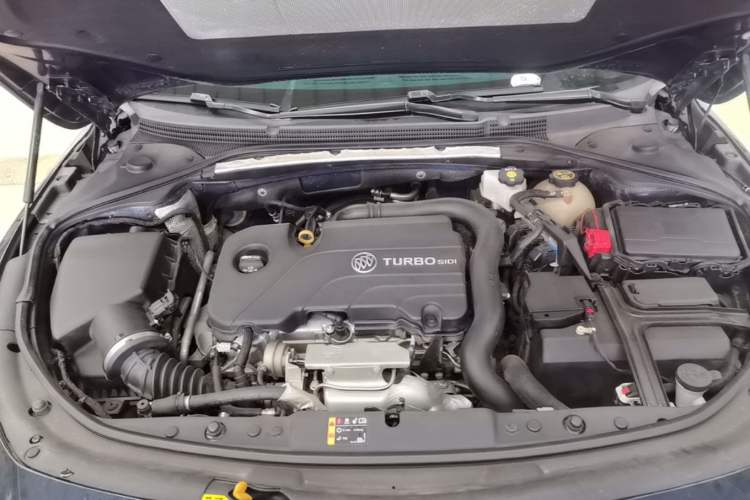 Used Buick LaCrosse 2022 552T Luxury Version Engine Bay