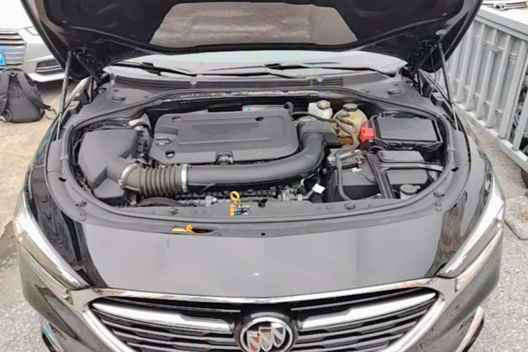Used Buick LaCrosse 2022 652T Luxury Version Engine Bay