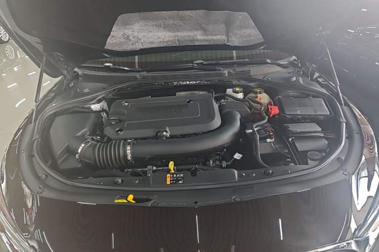 Used Buick LaCrosse 2022 652T Luxury Version Engine Bay