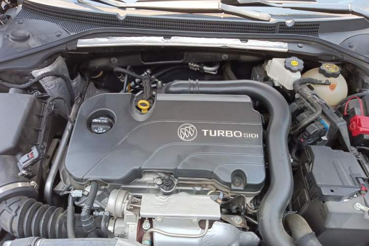 Used Buick LaCrosse 2022 652T Luxury Version Engine Bay