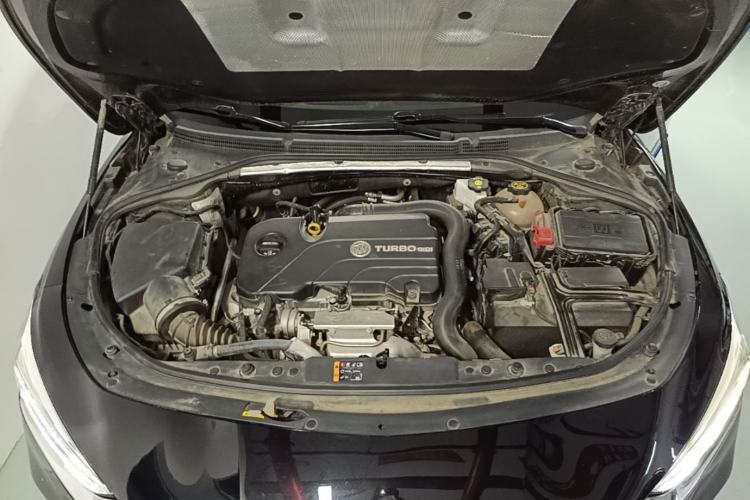 Used Buick LaCrosse 2022 552T Luxury Version Engine Bay