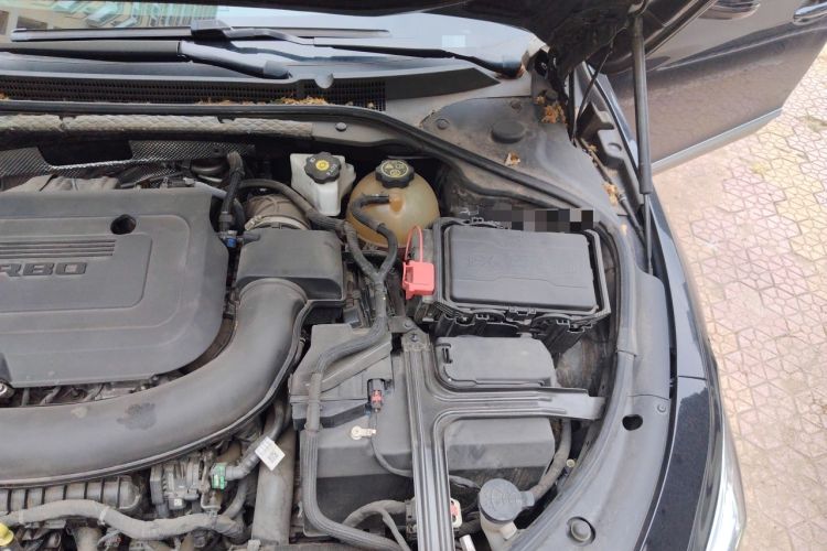 Used Buick LaCrosse 2022 652T Luxury Version Engine Bay Left