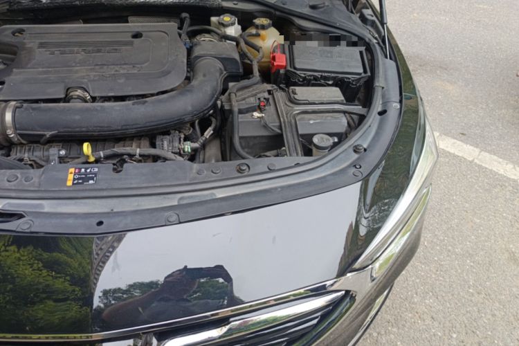 Used Buick LaCrosse 2022 652T Luxury Version Engine Bay Left