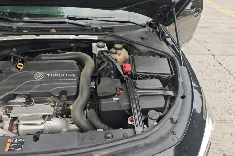 Used Buick LaCrosse 2022 552T Luxury Version Engine Bay Left