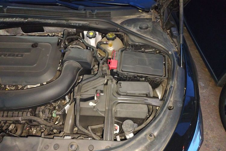 Used Buick LaCrosse 2022 652T Luxury Version Engine Bay Left