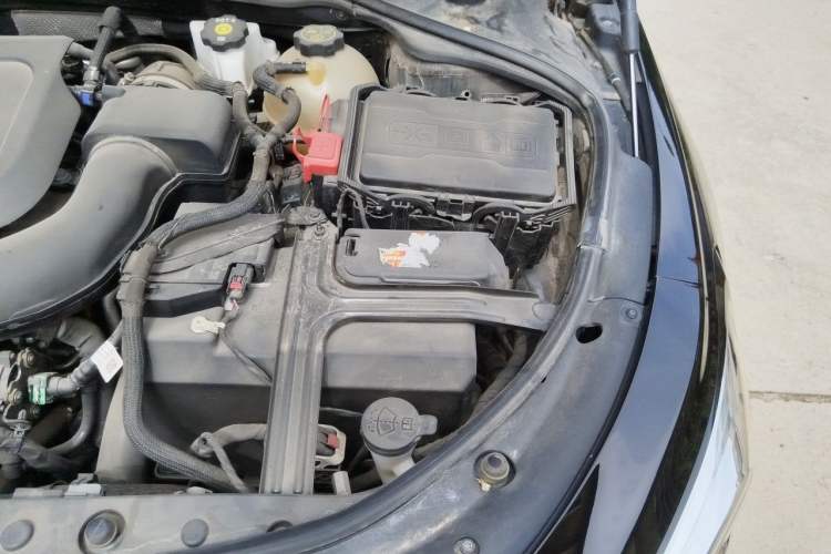 Used Buick LaCrosse 2022 652T Luxury Version Engine Bay Left