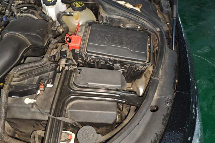 Used Buick LaCrosse 2022 652T Luxury Version Engine Bay Left