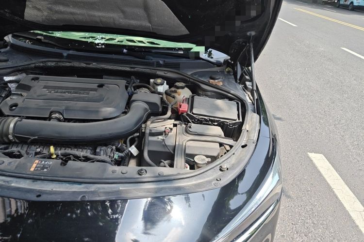 Used Buick LaCrosse 2022 652T Luxury Version Engine Bay Left