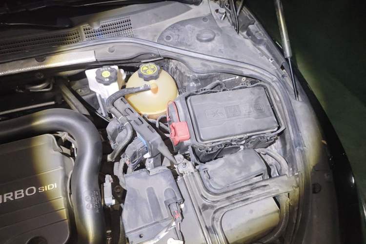 Used Buick LaCrosse 2022 552T Luxury Version Engine Bay Left