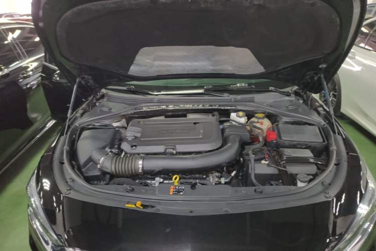 Used Buick LaCrosse 2022 652T Luxury Version Engine Bay