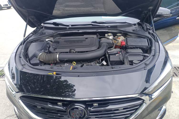 Used Buick LaCrosse 2022 652T Luxury Version Engine Bay