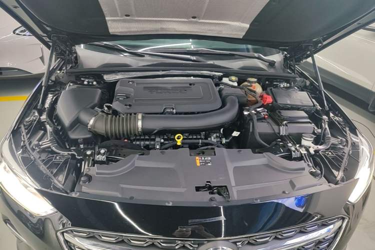 Used Buick LaCrosse 2022 652T Luxury Version Engine Bay