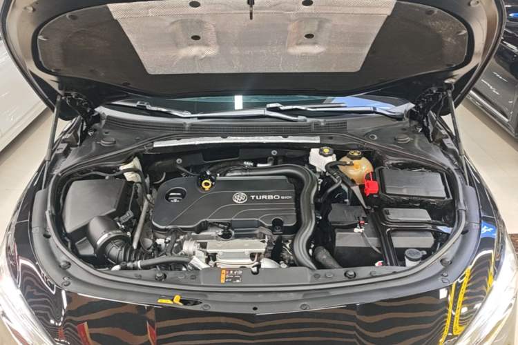 Used Buick LaCrosse 2022 552T Luxury Version Engine Bay