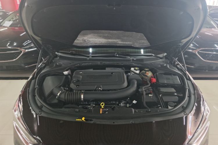 Used Buick LaCrosse 2022 652T Luxury Version Engine Bay