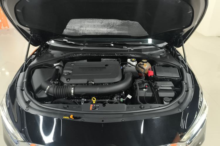 Used Buick LaCrosse 2022 652T Luxury Version Engine Bay