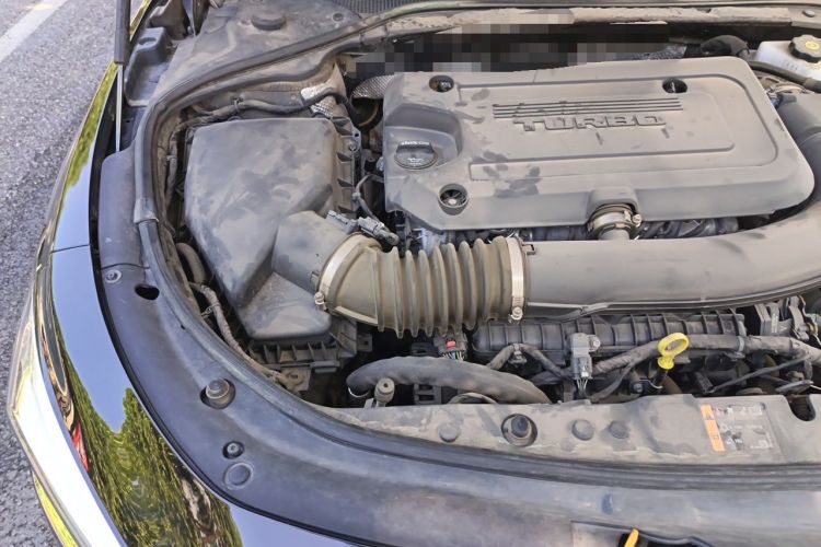 Used Buick LaCrosse 2022 652T Luxury Version Engine Bay Right