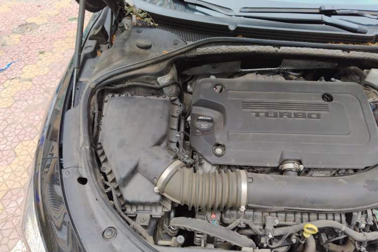 Used Buick LaCrosse 2022 652T Luxury Version Engine Bay Right