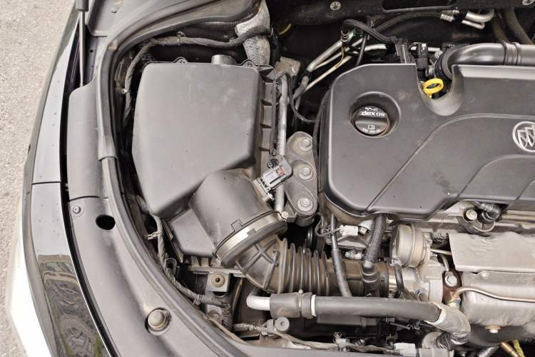Used Buick LaCrosse 2022 552T Luxury Version Engine Bay Right