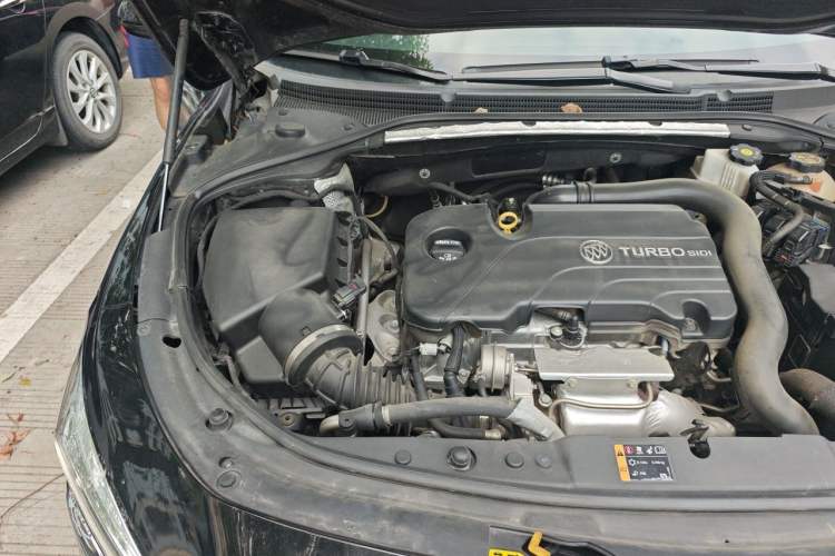 Used Buick LaCrosse 2022 552T Luxury Version Engine Bay Right