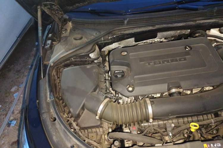 Used Buick LaCrosse 2022 652T Luxury Version Engine Bay Right