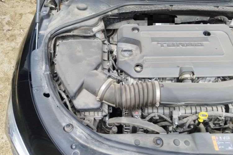 Used Buick LaCrosse 2022 652T Luxury Version Engine Bay Right