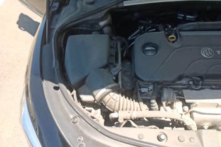 Used Buick LaCrosse 2022 552T Luxury Version Engine Bay Right