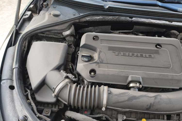 Used Buick LaCrosse 2022 652T Luxury Version Engine Bay Right