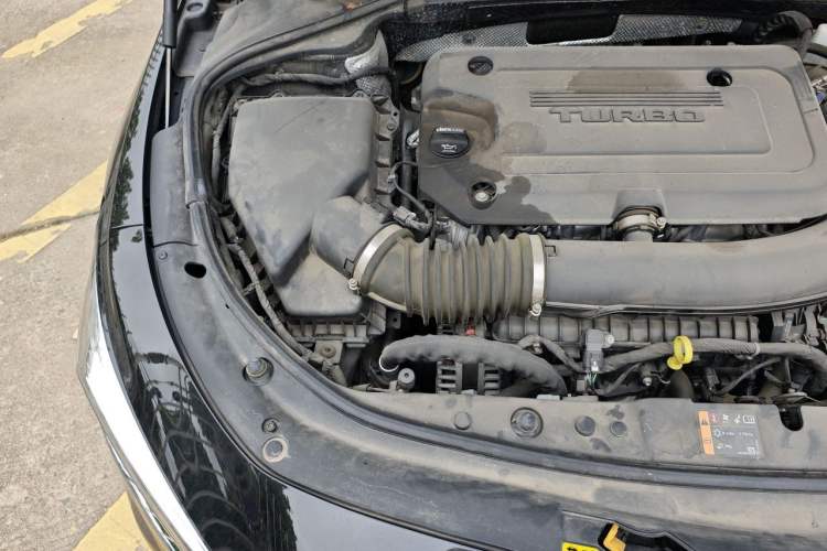Used Buick LaCrosse 2022 652T Luxury Version Engine Bay Right