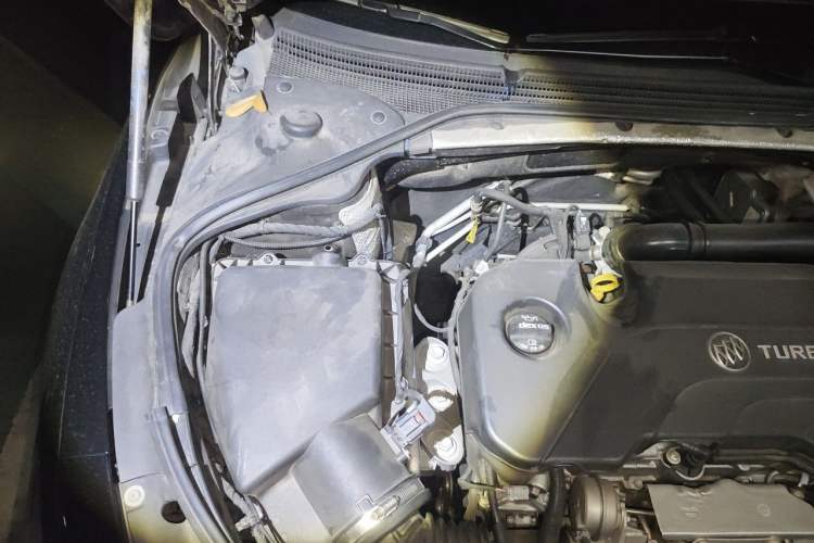 Used Buick LaCrosse 2022 552T Luxury Version Engine Bay Right