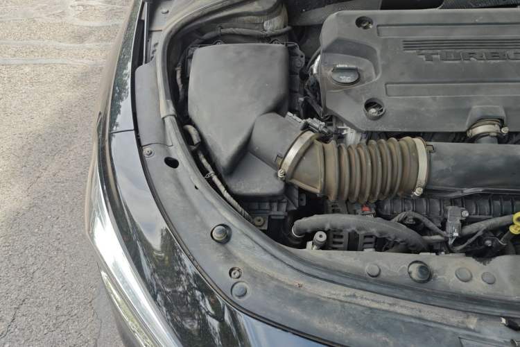 Used Buick LaCrosse 2022 652T Luxury Version Engine Bay Right