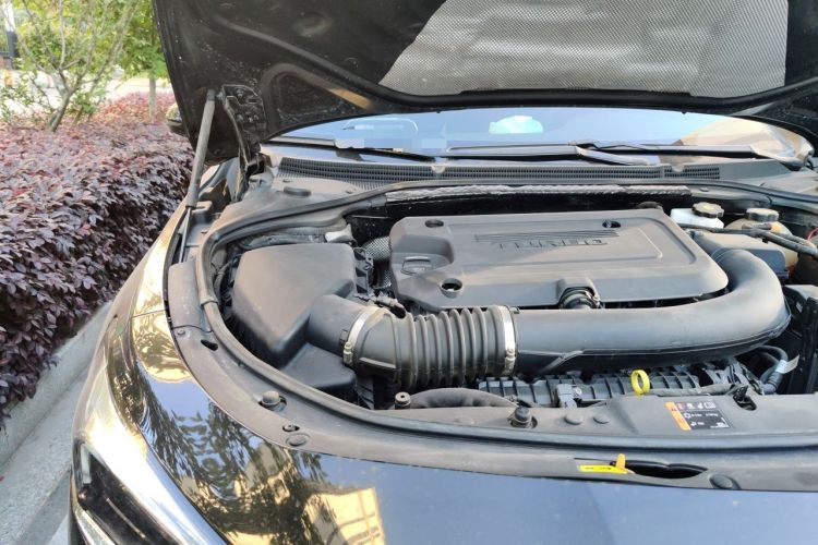 Used Buick LaCrosse 2022 652T Luxury Version Engine Bay Right