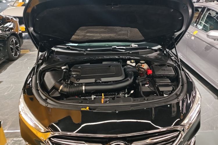 Used Buick LaCrosse 2022 652T Luxury Version Engine Bay