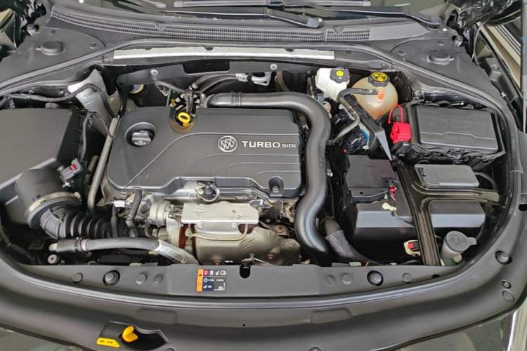 Used Buick LaCrosse 2022 552T Luxury Version Engine Bay