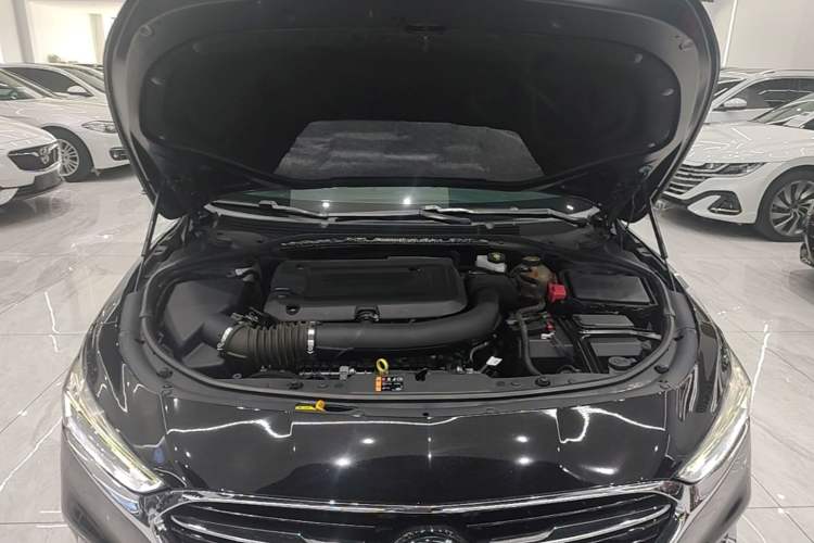 Used Buick LaCrosse 2022 652T Luxury Version Engine Bay