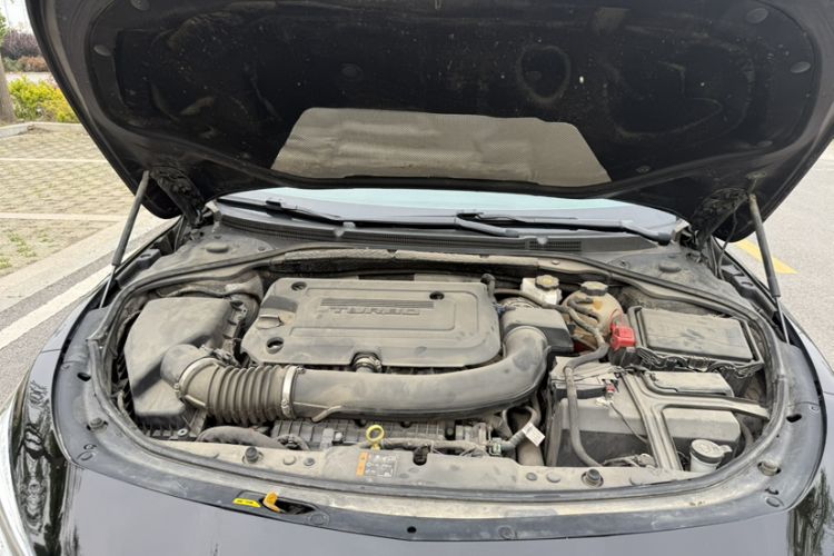 Used Buick LaCrosse 2022 652T Luxury Version Engine Bay