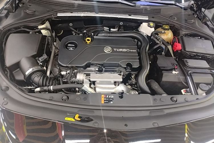Used Buick LaCrosse 2022 552T Luxury Version Engine Bay