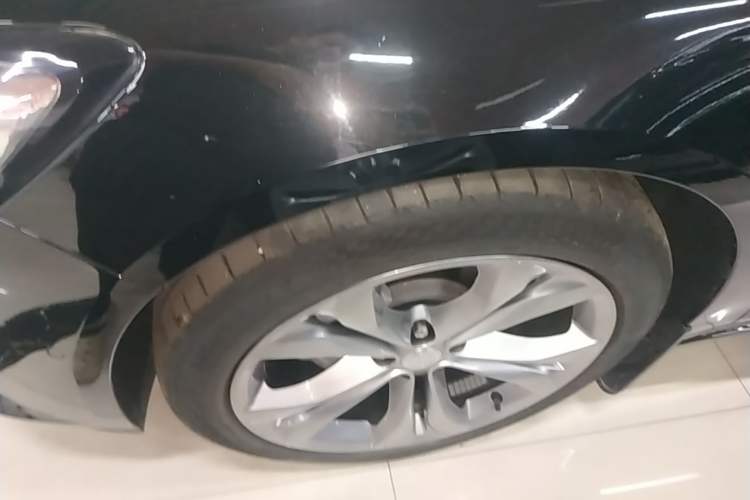 Used Buick LaCrosse 2022 Avenir Avia First Edition Exterior 3
