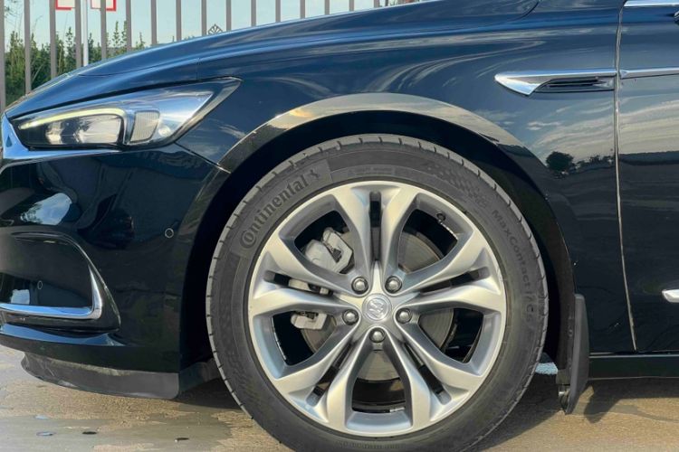 Used Buick LaCrosse 2022 Avenir Avia First Edition Exterior 6
