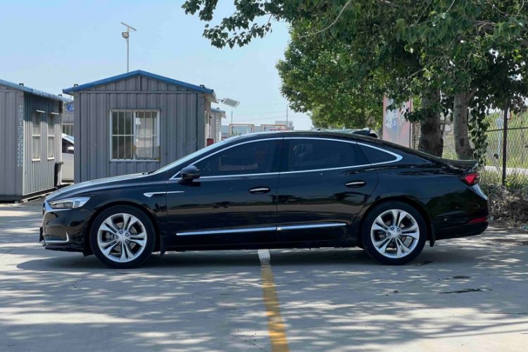 Used Buick LaCrosse 2022 Avenir Avia First Edition Exterior 9